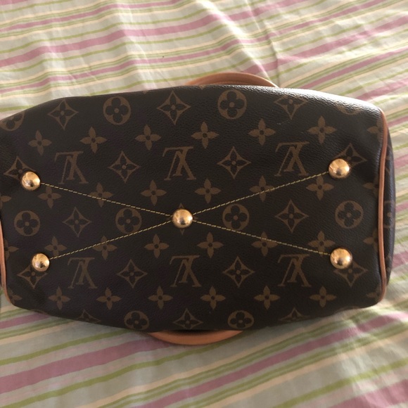 Louis Vuitton authenticate - Picture 3 of 6